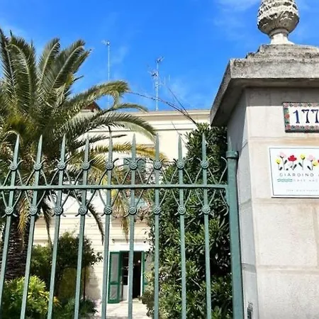 Giardino A Mare Lägenhet *